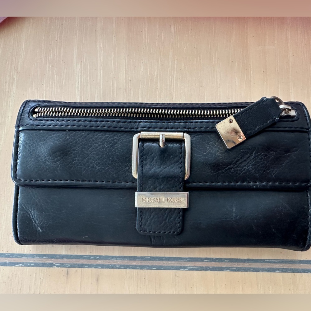 EUC Michael Kors Black Wallet